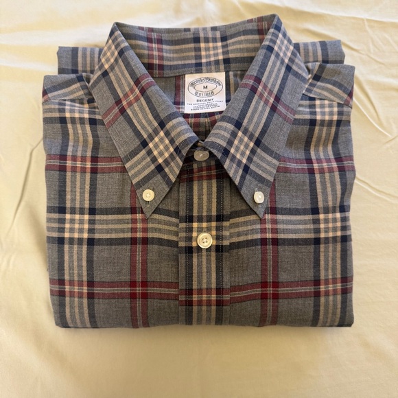 Brooks Brothers Men’s M Regent Fit Non-Iron Plaid Shirt Grey Red Blue - Picture 6 of 6